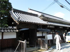 大阪府茨城市史跡、郡山宿本陣（椿本陣）の参考画像01。　尺八修理工房幻海