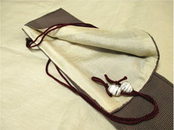 尺八修理工房幻海のオリジナルオーダーメイド尺八袋絹地ベージュ、個数限定